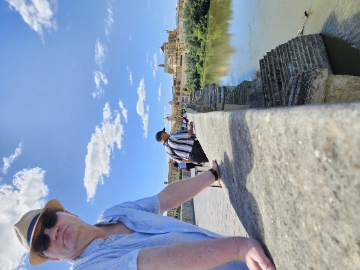 Der alte Mann auf der Brücke