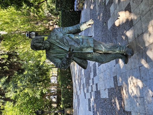 Monumento a José Maria Permán