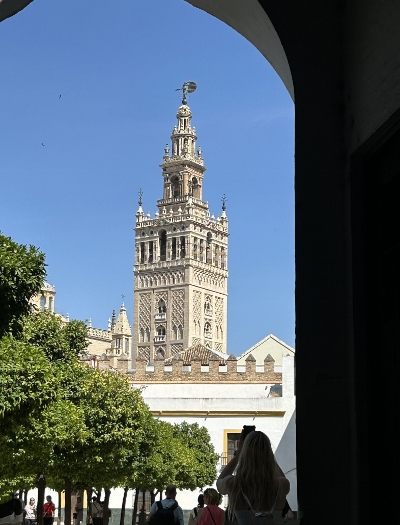Giralda... da wollen wir jetzt rauf.