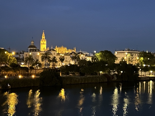 Sevilla bei Nacht