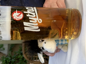 Hallo, ich bin der Neue. Ich heiße Yannis.