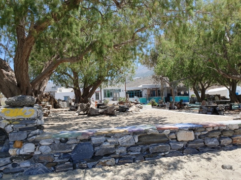 Amorgos - Egialli - Mit den Füssen im Wasser