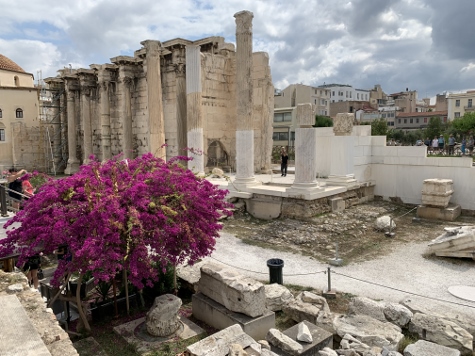 Athen - Junge Blüten und alte Steine