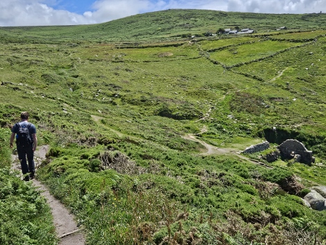 South West Coast Path - Auf und ab und geradeaus