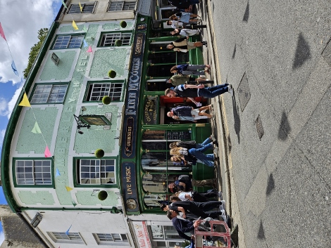 Überall Party hier...