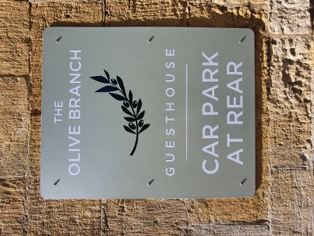 Cotswold Way - Broadway Olive Branch