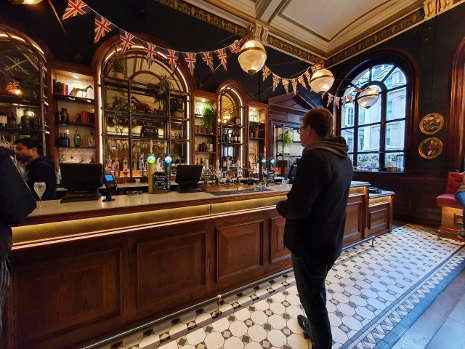 London 2022 - Horse & Guardsmen