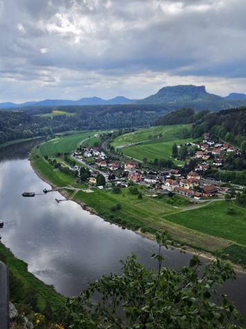 Aufstieg zur Bastei - Blick auf die Elbe und Oberrathen