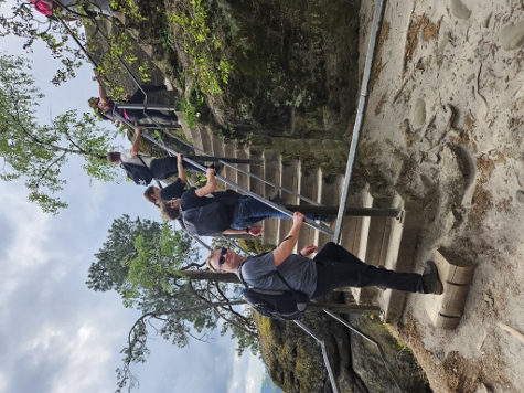 Aufstieg zur Bastei - ab hier im Gleichschritt