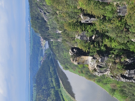 Ausblick auf Stadt Wehlen (ganz hinten Pirna)