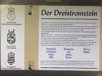 Von Neuhaus am Rennweg nach Masserberg - Dreistromstein