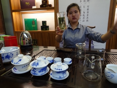 Tee Zeremonie in der Old Street in Tunxi