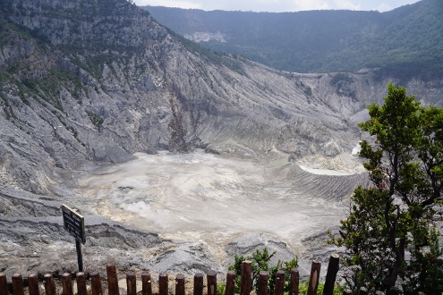 Tangkuban Parahu - schwefelige Angelegenheit