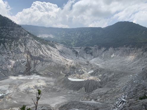 Tangkuban Parahu - schwefelige Angelegenheit