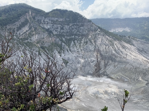 Tangkuban Parahu - schwefelige Angelegenheit