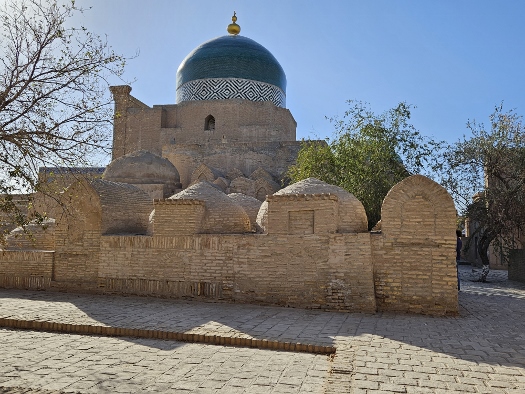 Pahlawan Mahmud Nekropole