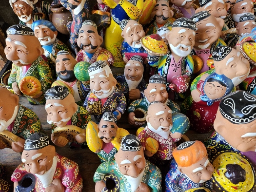 Im Toqi Zargaron Basar - nichts, was es nicht gibt