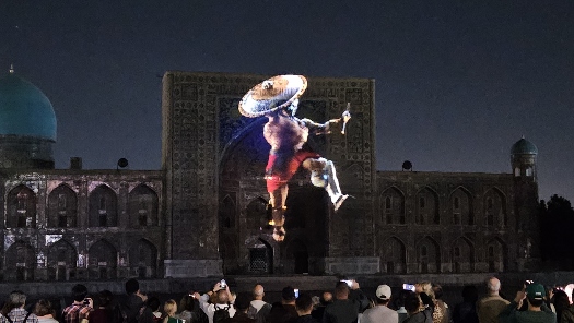 Lightshow am Registan Platz