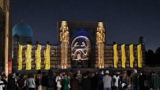 Lightshow am Registan Platz