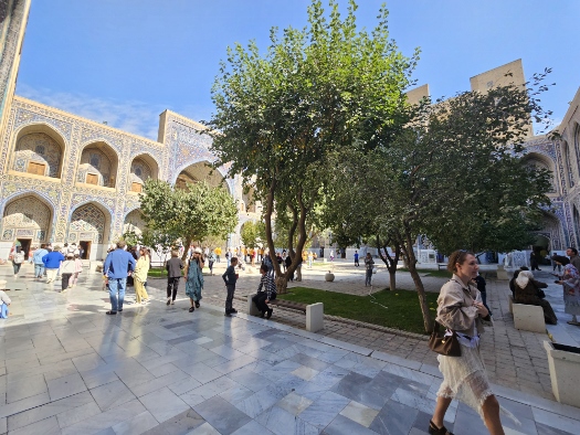 Registan Platz - Innenhof der Goldenen Medrese