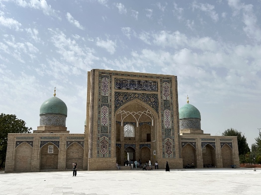 Hazrati-Imam-Komplex - Muyiy Mubarak Medrese