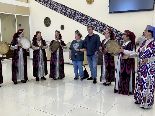 Musikeinlage im naturkundlichen Museum Fergana