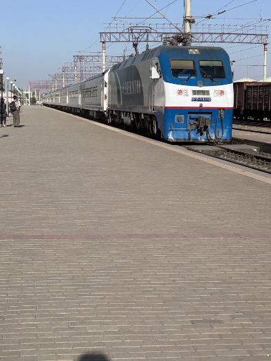 Zurück nach Taschkent - mit dem Zug durch die Berge