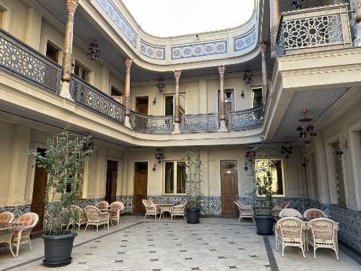 Paradise Plaza Hotel in Buchara - Innenhof