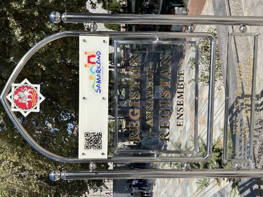 Nochmal zum Registan Platz schlendern