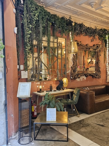 Die Stadt bei Tag und Nacht