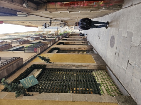 Die Stadt bei Tag und Nacht