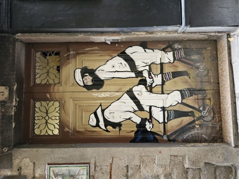 Die Stadt bei Tag und Nacht