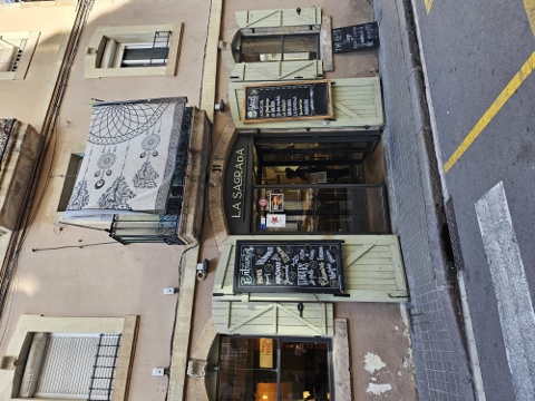 Die Stadt bei Tag und Nacht