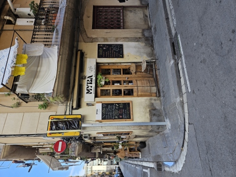 Die Stadt bei Tag und Nacht