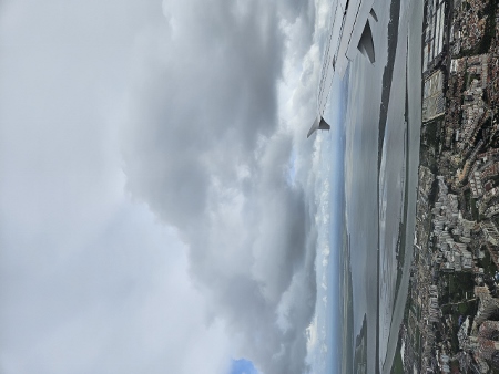 Graue Wolken über Lissabon