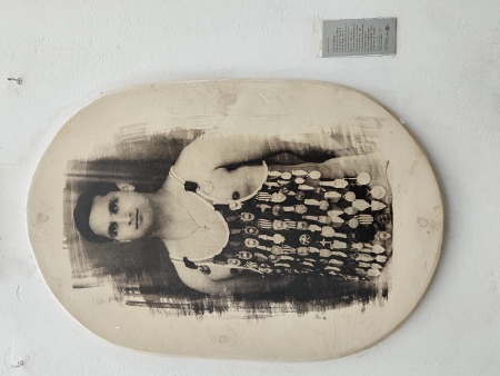 Alfama - Porträts an den Häusern