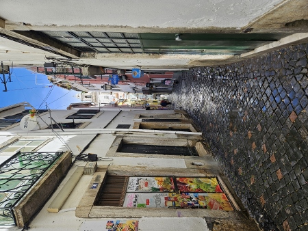 Kleine Gassen im Alfama Viertel