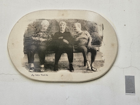 Alfama - Porträts an den Häusern