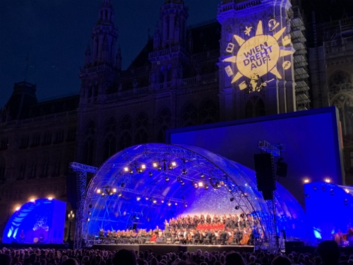 Wien 2021 - "Wien dreht auf" am Rathausplatz
